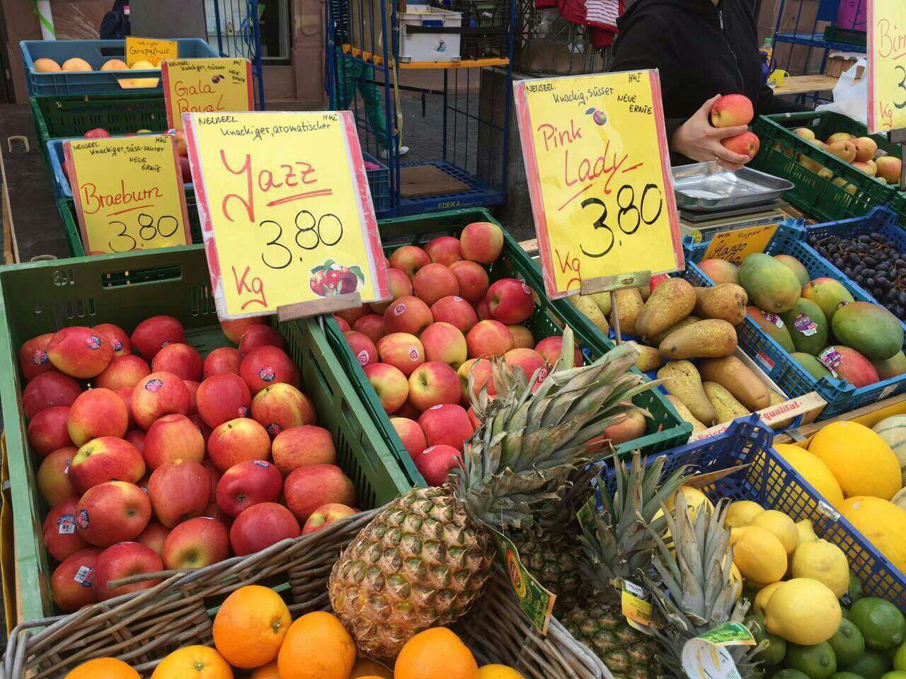 余教授德国乡村行：德国水果卖品质